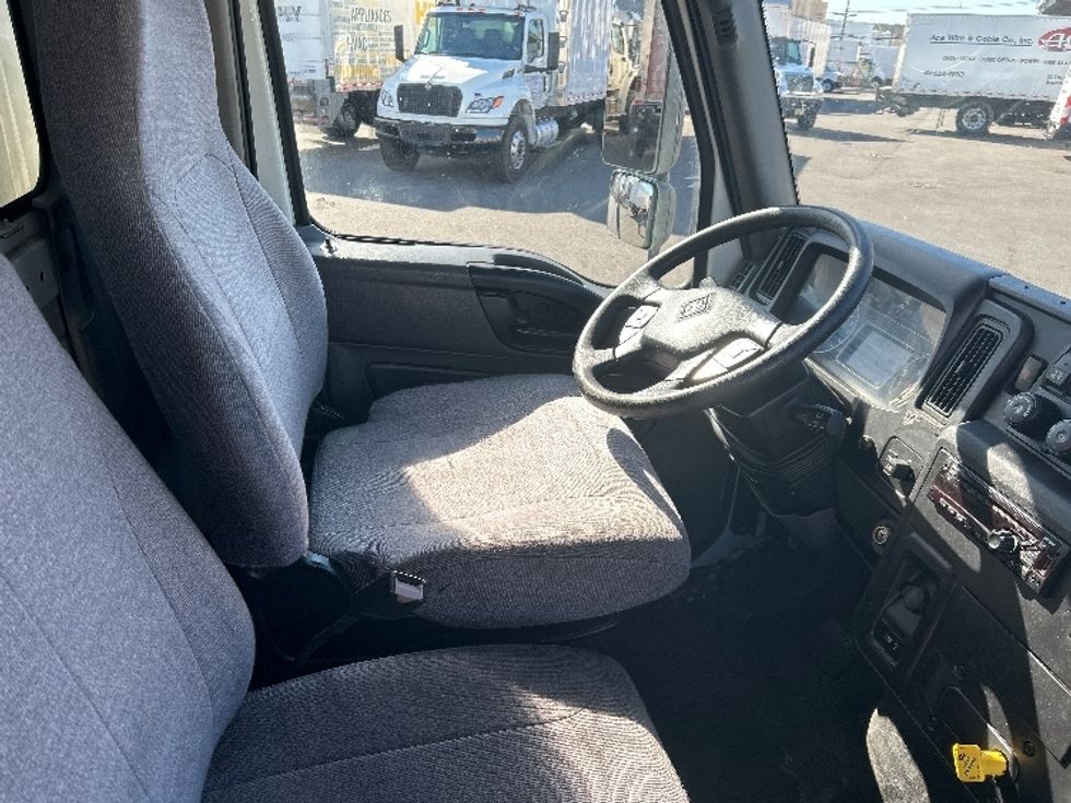 Medium Duty Box Truck-Light and Medium Duty Trucks-International-2020-MV607-Linden-NJ-155,720\n\t\tmiles-$ 60,750 - Image 22