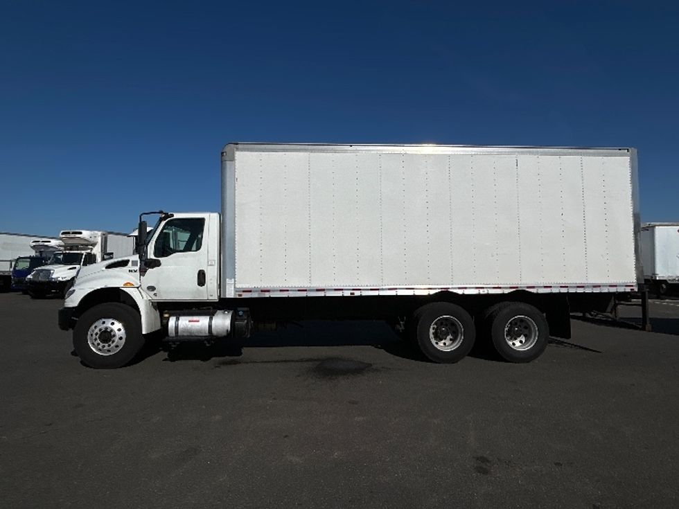 Medium Duty Box Truck-Light and Medium Duty Trucks-International-2020-MV607-Linden-NJ-155,720\n\t\tmiles-$ 60,750 - Image 4