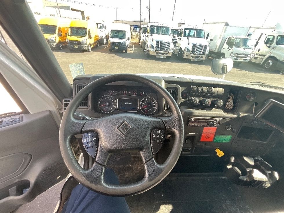 Medium Duty Box Truck-Light and Medium Duty Trucks-International-2020-MV607-Linden-NJ-155,898\n\t\tmiles-$ 60,750 - Image 17