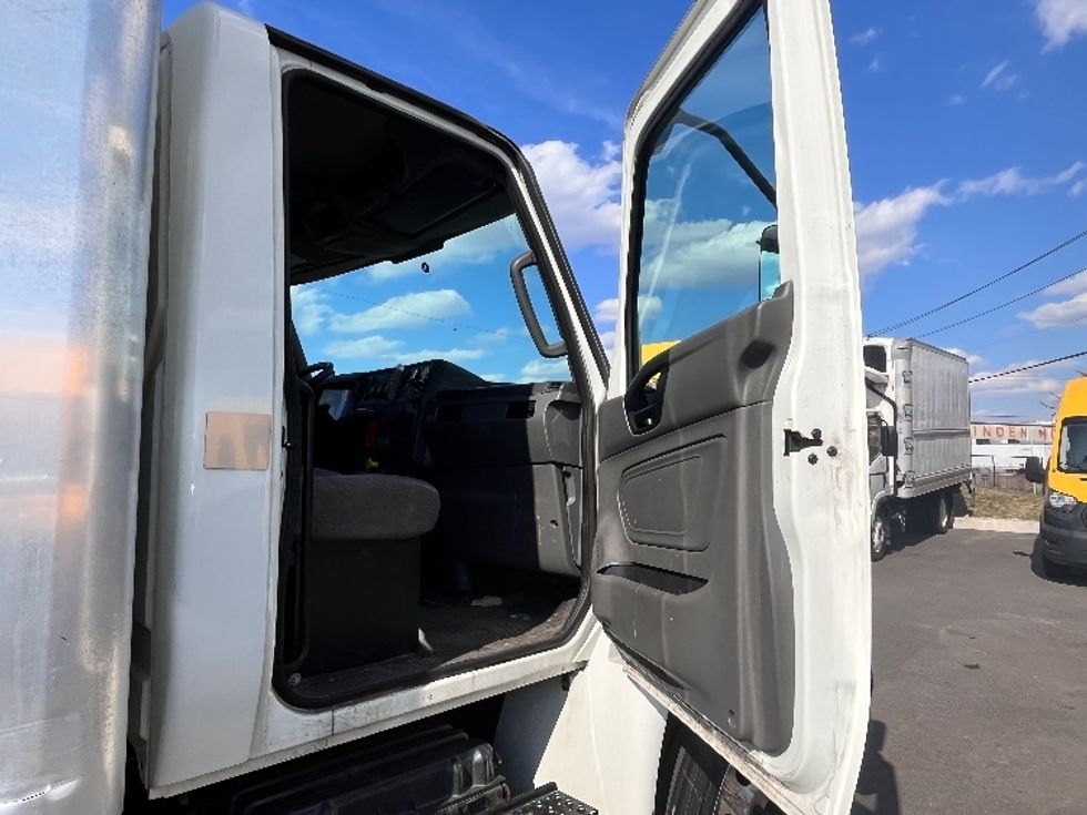Medium Duty Box Truck-Light and Medium Duty Trucks-International-2020-MV607-Linden-NJ-155,898\n\t\tmiles-$ 60,750 - Image 19