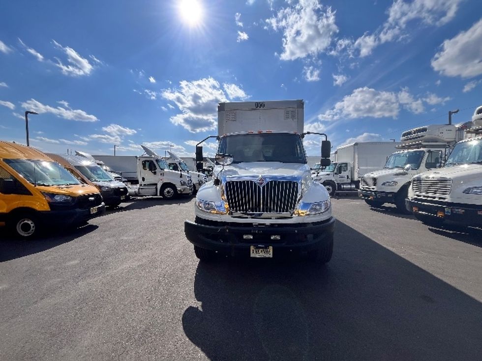 Medium Duty Box Truck-Light and Medium Duty Trucks-International-2020-MV607-Linden-NJ-155,898\n\t\tmiles-$ 60,750 - Image 2