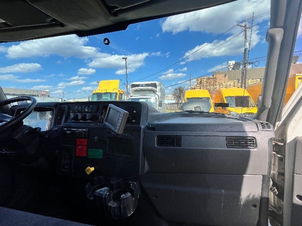 Medium Duty Box Truck-Light and Medium Duty Trucks-International-2020-MV607-Linden-NJ-155,898\n\t\tmiles-$ 60,750 - Image 20