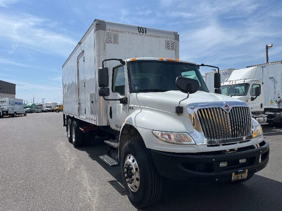 Medium Duty Box Truck-Light and Medium Duty Trucks-International-2020-MV607-Linden-NJ-165,964\n\t\tmiles-$ 58,500 - Image 1