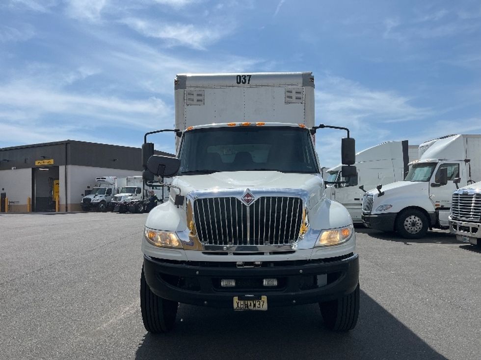 Medium Duty Box Truck-Light and Medium Duty Trucks-International-2020-MV607-Linden-NJ-165,964\n\t\tmiles-$ 58,500 - Image 2