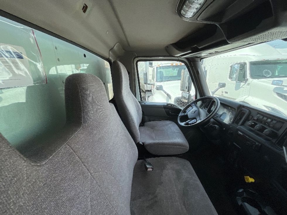 Medium Duty Box Truck-Light and Medium Duty Trucks-International-2020-MV607-Linden-NJ-165,964\n\t\tmiles-$ 58,500 - Image 21