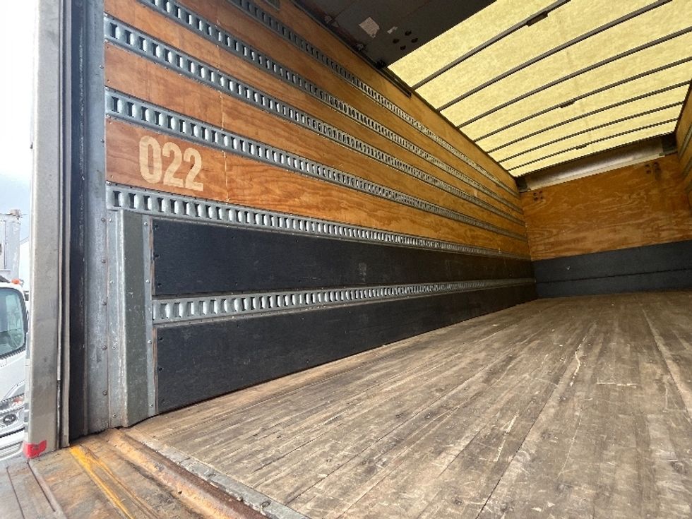 Medium Duty Box Truck-Light and Medium Duty Trucks-International-2020-MV607-Linden-NJ-166,120\n\t\tmiles-$ 58,250 - Image 10