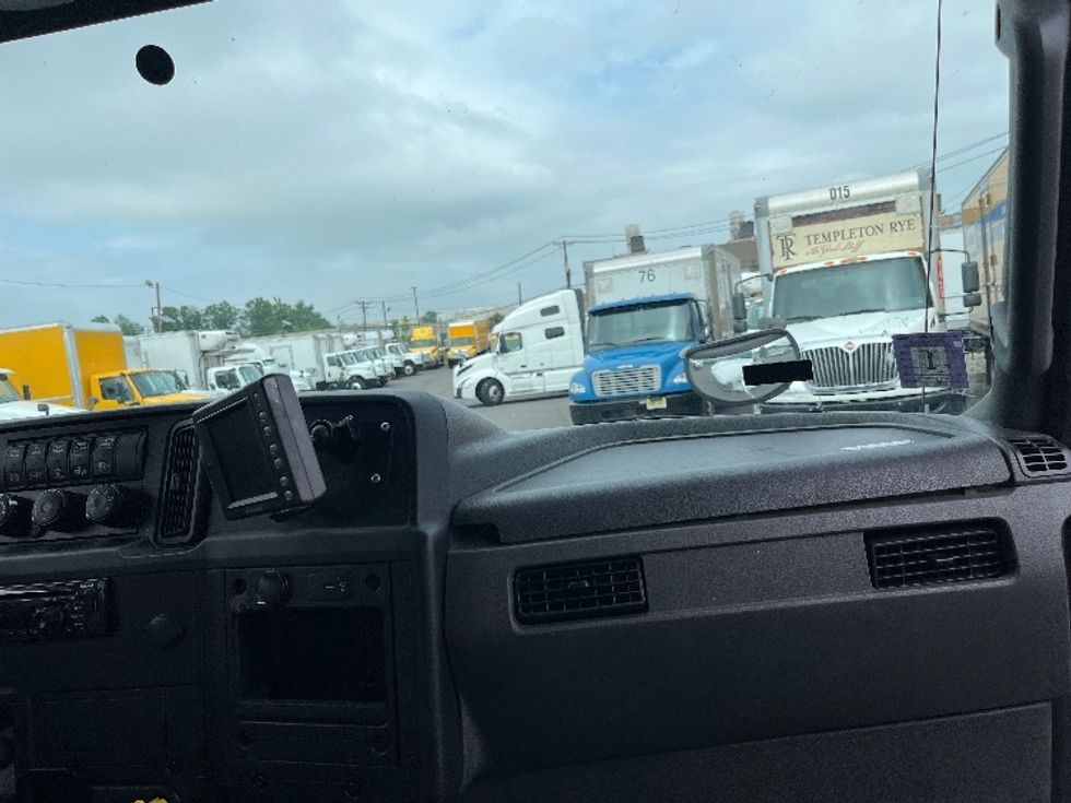 Medium Duty Box Truck-Light and Medium Duty Trucks-International-2020-MV607-Linden-NJ-166,120\n\t\tmiles-$ 58,250 - Image 20