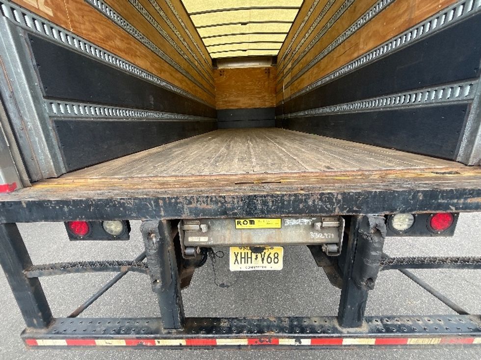 Medium Duty Box Truck-Light and Medium Duty Trucks-International-2020-MV607-Linden-NJ-166,120\n\t\tmiles-$ 58,250 - Image 9