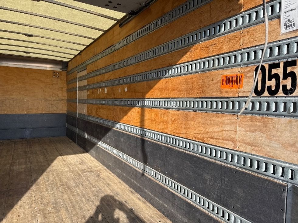 Medium Duty Box Truck-Light and Medium Duty Trucks-International-2020-MV607-Linden-NJ-168,244\n\t\tmiles-$ 61,750 - Image 12