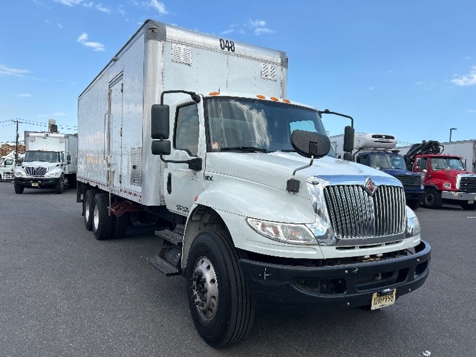 Medium Duty Box Truck-Light and Medium Duty Trucks-International-2020-MV607-Linden-NJ-172,271\n\t\tmiles-$ 57,500 - Image 1
