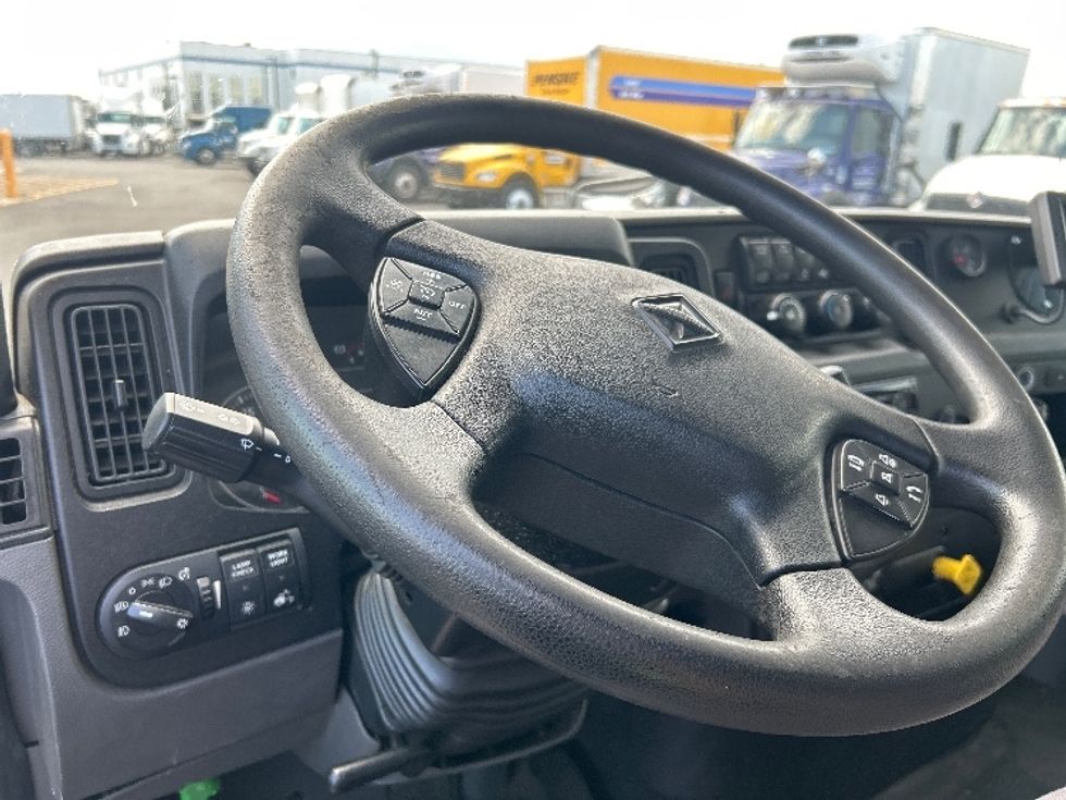 Medium Duty Box Truck-Light and Medium Duty Trucks-International-2020-MV607-Linden-NJ-172,271\n\t\tmiles-$ 57,500 - Image 17