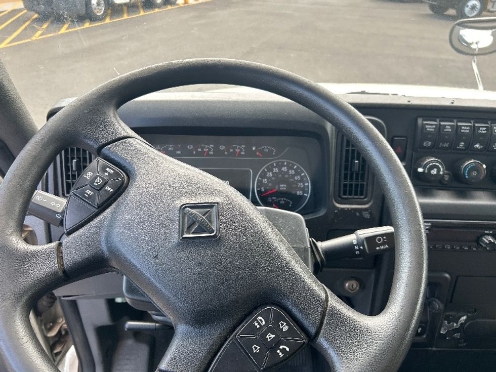 Medium Duty Box Truck-Light and Medium Duty Trucks-International-2020-MV607-Linden-NJ-172,271\n\t\tmiles-$ 57,500 - Image 18