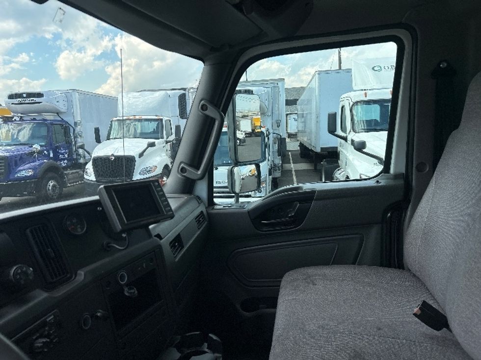 Medium Duty Box Truck-Light and Medium Duty Trucks-International-2020-MV607-Linden-NJ-172,271\n\t\tmiles-$ 57,500 - Image 19