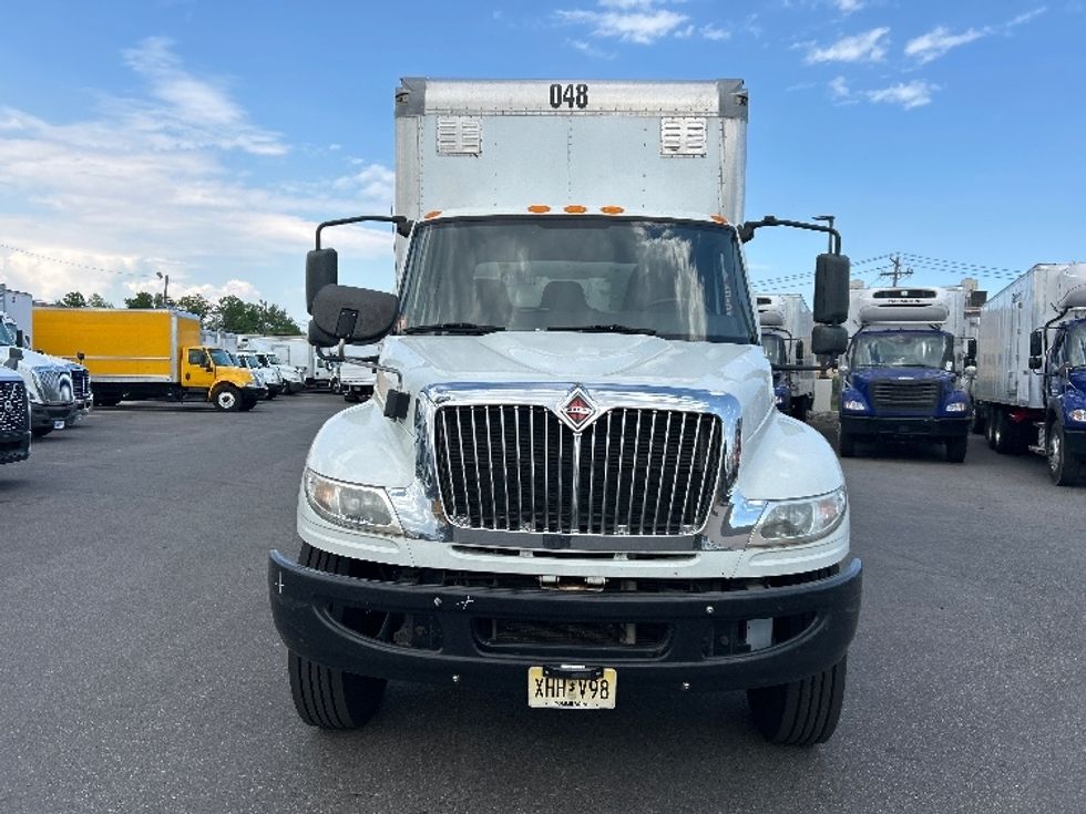 Medium Duty Box Truck-Light and Medium Duty Trucks-International-2020-MV607-Linden-NJ-172,271\n\t\tmiles-$ 57,500 - Image 2
