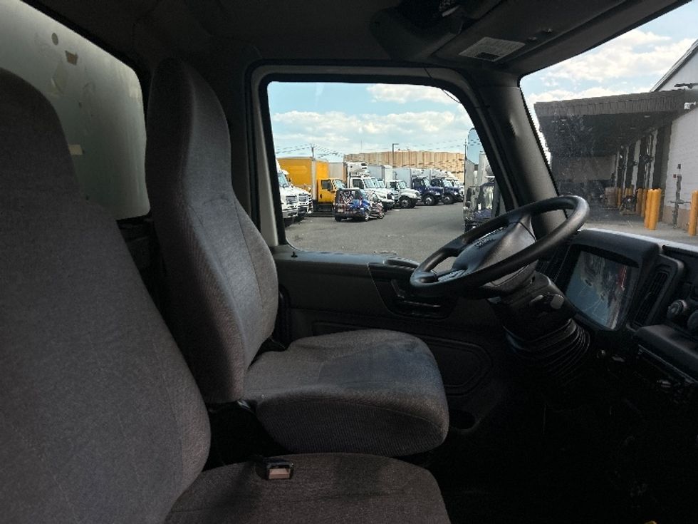 Medium Duty Box Truck-Light and Medium Duty Trucks-International-2020-MV607-Linden-NJ-172,271\n\t\tmiles-$ 57,500 - Image 22