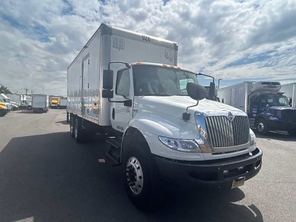 Medium Duty Box Truck-Light and Medium Duty Trucks-International-2020-MV607-Linden-NJ-177,167\n\t\tmiles-$ 56,500 - Image 1