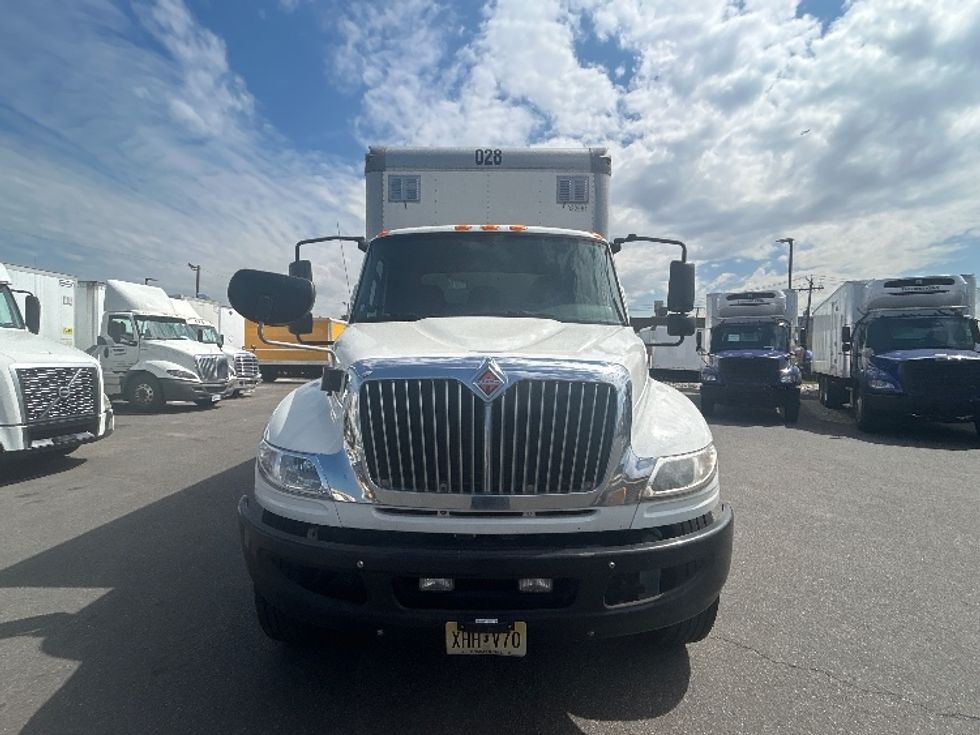 Medium Duty Box Truck-Light and Medium Duty Trucks-International-2020-MV607-Linden-NJ-177,167\n\t\tmiles-$ 56,500 - Image 2