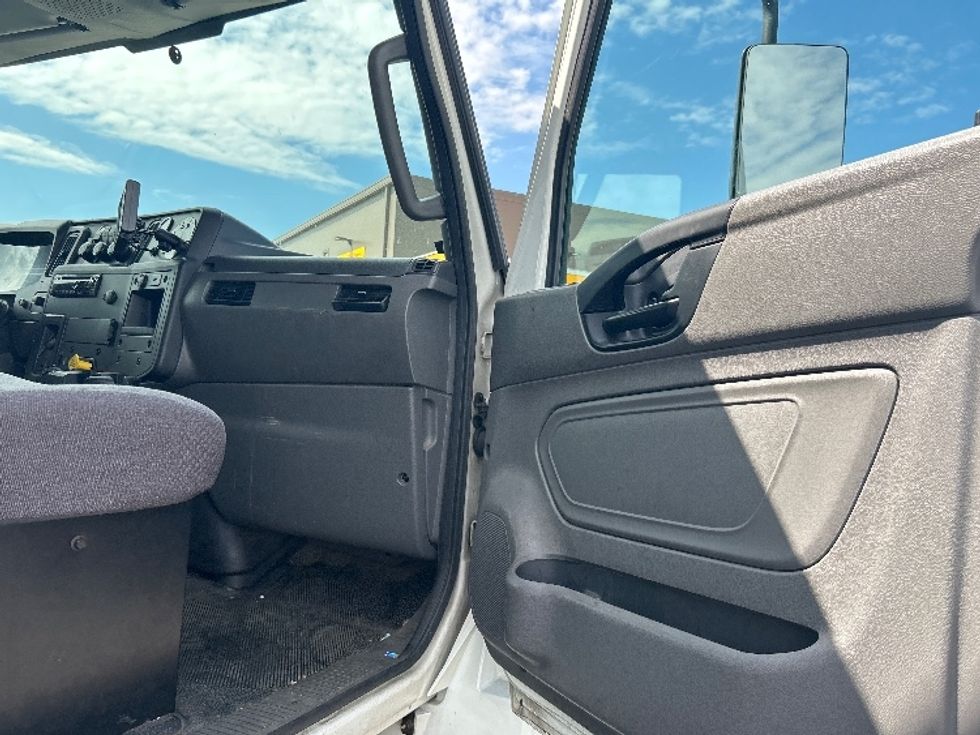 Medium Duty Box Truck-Light and Medium Duty Trucks-International-2020-MV607-Linden-NJ-177,167\n\t\tmiles-$ 56,500 - Image 20