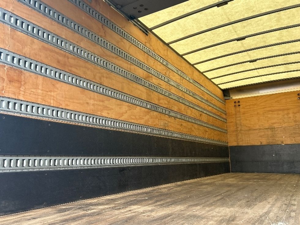 Medium Duty Box Truck-Light and Medium Duty Trucks-International-2020-MV607-Linden-NJ-181,700\n\t\tmiles-$ 55,750 - Image 11