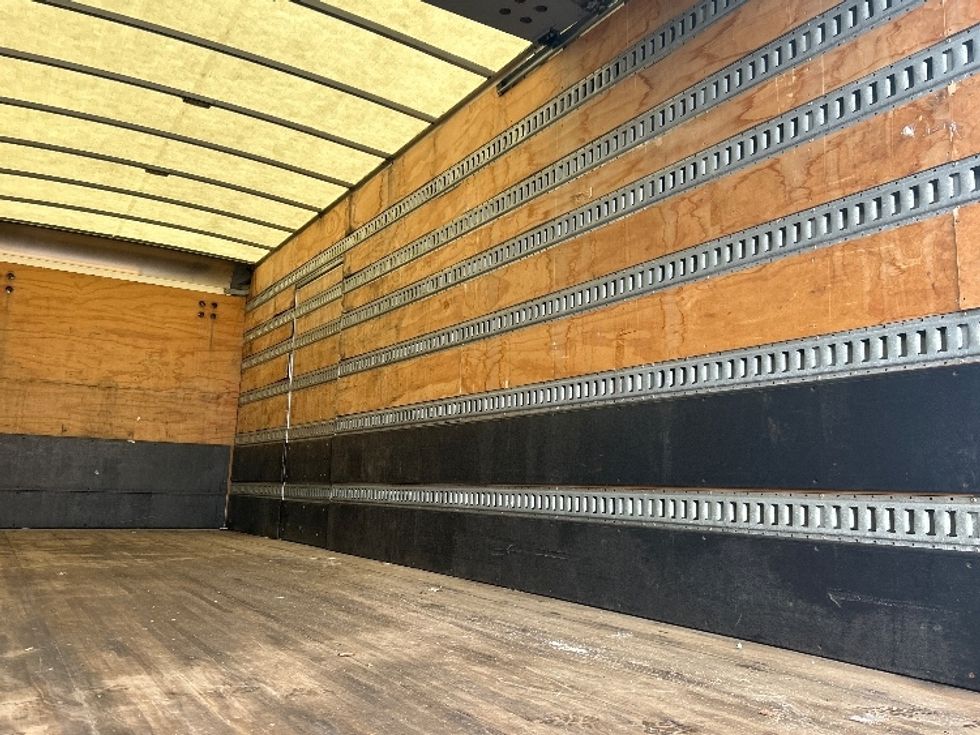 Medium Duty Box Truck-Light and Medium Duty Trucks-International-2020-MV607-Linden-NJ-181,700\n\t\tmiles-$ 55,750 - Image 12