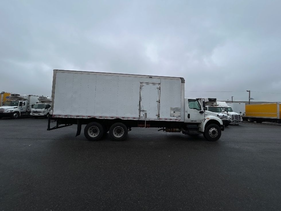 Medium Duty Box Truck-Light and Medium Duty Trucks-International-2020-MV607-Linden-NJ-181,700\n\t\tmiles-$ 55,750 - Image 15