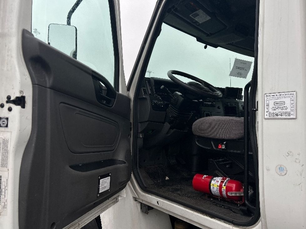 Medium Duty Box Truck-Light and Medium Duty Trucks-International-2020-MV607-Linden-NJ-181,700\n\t\tmiles-$ 55,750 - Image 16