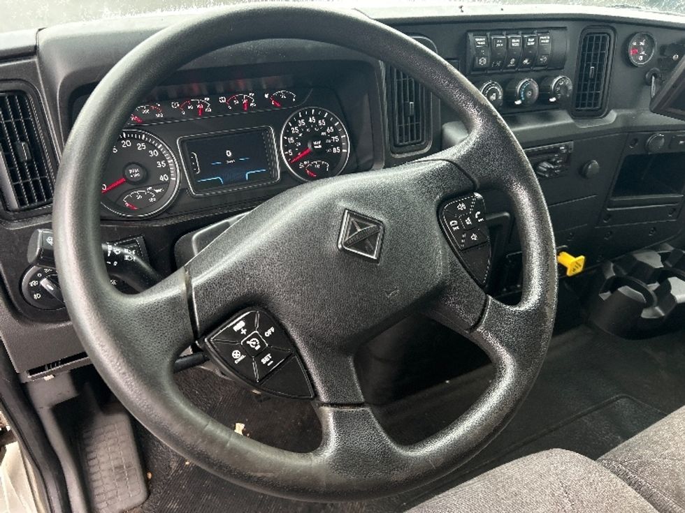 Medium Duty Box Truck-Light and Medium Duty Trucks-International-2020-MV607-Linden-NJ-181,700\n\t\tmiles-$ 55,750 - Image 17
