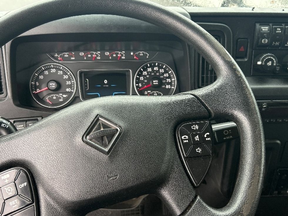 Medium Duty Box Truck-Light and Medium Duty Trucks-International-2020-MV607-Linden-NJ-181,700\n\t\tmiles-$ 55,750 - Image 18