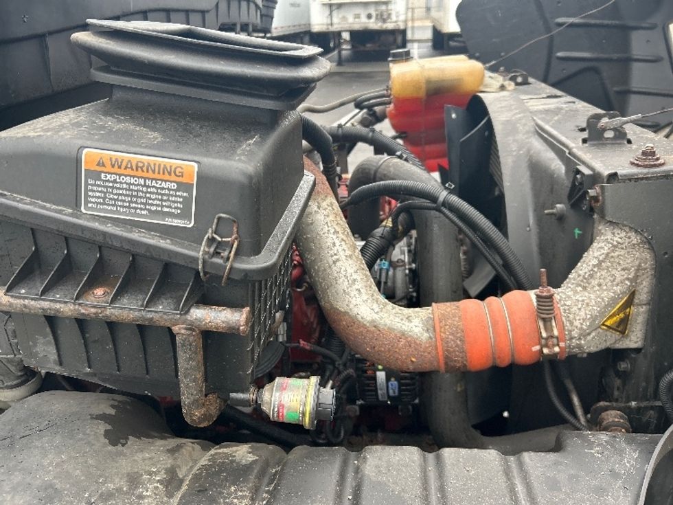 Medium Duty Box Truck-Light and Medium Duty Trucks-International-2020-MV607-Linden-NJ-181,700\n\t\tmiles-$ 55,750 - Image 23
