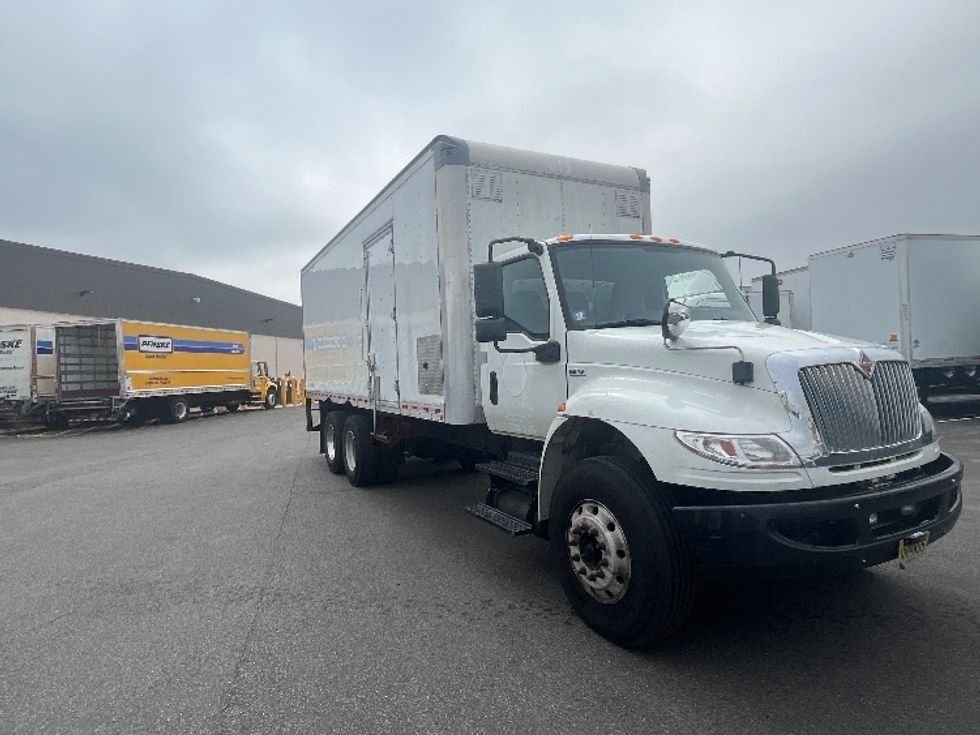 Medium Duty Box Truck-Light and Medium Duty Trucks-International-2020-MV607-Linden-NJ-182,509\n\t\tmiles-$ 57,500 - Image 1