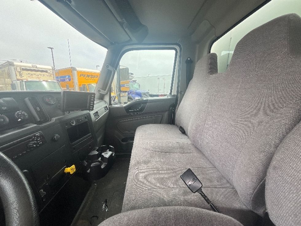 Medium Duty Box Truck-Light and Medium Duty Trucks-International-2020-MV607-Linden-NJ-182,509\n\t\tmiles-$ 57,500 - Image 18