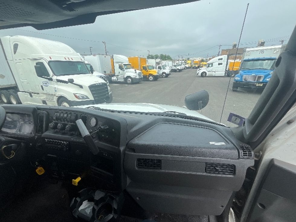 Medium Duty Box Truck-Light and Medium Duty Trucks-International-2020-MV607-Linden-NJ-182,509\n\t\tmiles-$ 57,500 - Image 20
