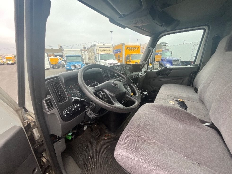 Medium Duty Box Truck-Light and Medium Duty Trucks-International-2020-MV607-Linden-NJ-182,513\n\t\tmiles-$ 39,750 - Image 16