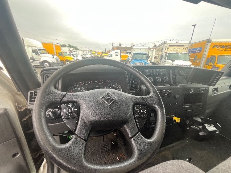 Medium Duty Box Truck-Light and Medium Duty Trucks-International-2020-MV607-Linden-NJ-182,513\n\t\tmiles-$ 39,750 - Image 17