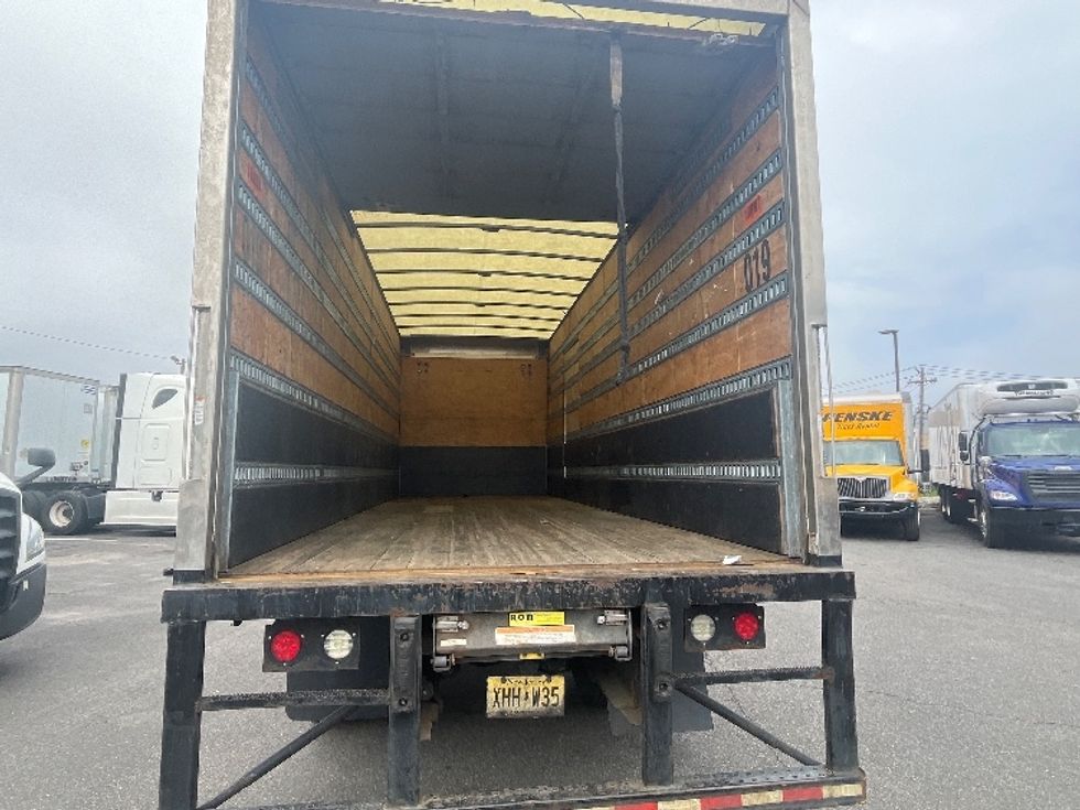Medium Duty Box Truck-Light and Medium Duty Trucks-International-2020-MV607-Linden-NJ-182,513\n\t\tmiles-$ 39,750 - Image 8