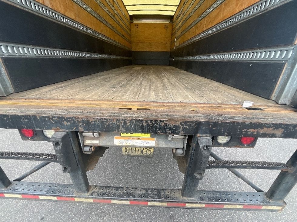 Medium Duty Box Truck-Light and Medium Duty Trucks-International-2020-MV607-Linden-NJ-182,513\n\t\tmiles-$ 39,750 - Image 9