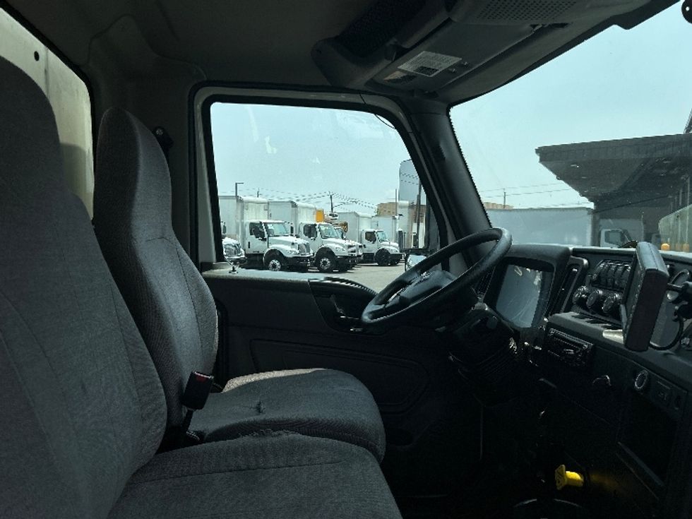 Medium Duty Box Truck-Light and Medium Duty Trucks-International-2020-MV607-Linden-NJ-182,880\n\t\tmiles-$ 55,000 - Image 22