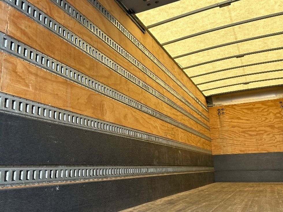 Medium Duty Box Truck-Light and Medium Duty Trucks-International-2020-MV607-Linden-NJ-184,072\n\t\tmiles-$ 55,500 - Image 11