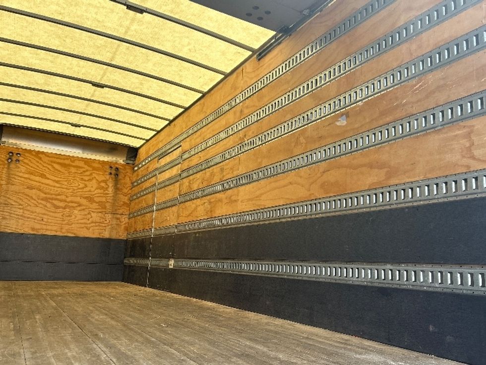 Medium Duty Box Truck-Light and Medium Duty Trucks-International-2020-MV607-Linden-NJ-184,072\n\t\tmiles-$ 55,500 - Image 12