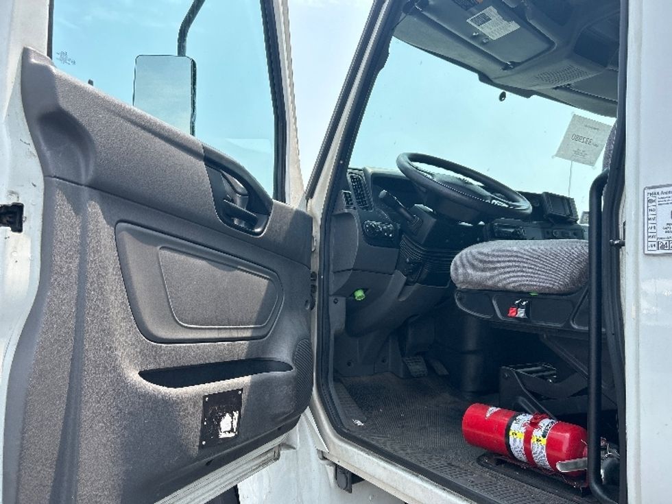 Medium Duty Box Truck-Light and Medium Duty Trucks-International-2020-MV607-Linden-NJ-184,072\n\t\tmiles-$ 55,500 - Image 16