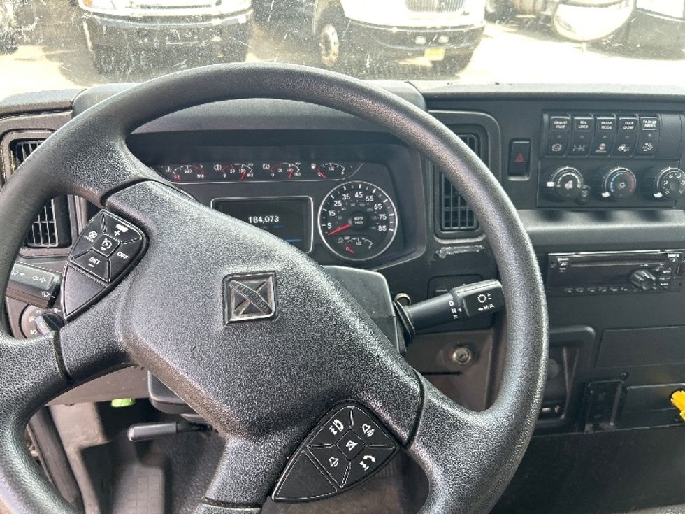 Medium Duty Box Truck-Light and Medium Duty Trucks-International-2020-MV607-Linden-NJ-184,072\n\t\tmiles-$ 55,500 - Image 18