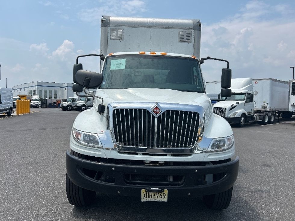Medium Duty Box Truck-Light and Medium Duty Trucks-International-2020-MV607-Linden-NJ-184,072\n\t\tmiles-$ 55,500 - Image 2