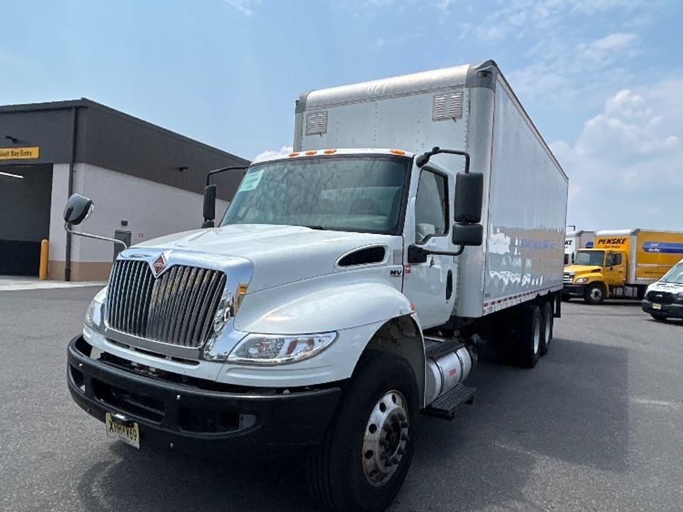 Medium Duty Box Truck-Light and Medium Duty Trucks-International-2020-MV607-Linden-NJ-184,072\n\t\tmiles-$ 55,500 - Image 3
