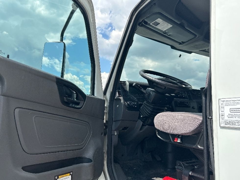 Medium Duty Box Truck-Light and Medium Duty Trucks-International-2020-MV607-Linden-NJ-184,591\n\t\tmiles-$ 55,500 - Image 16