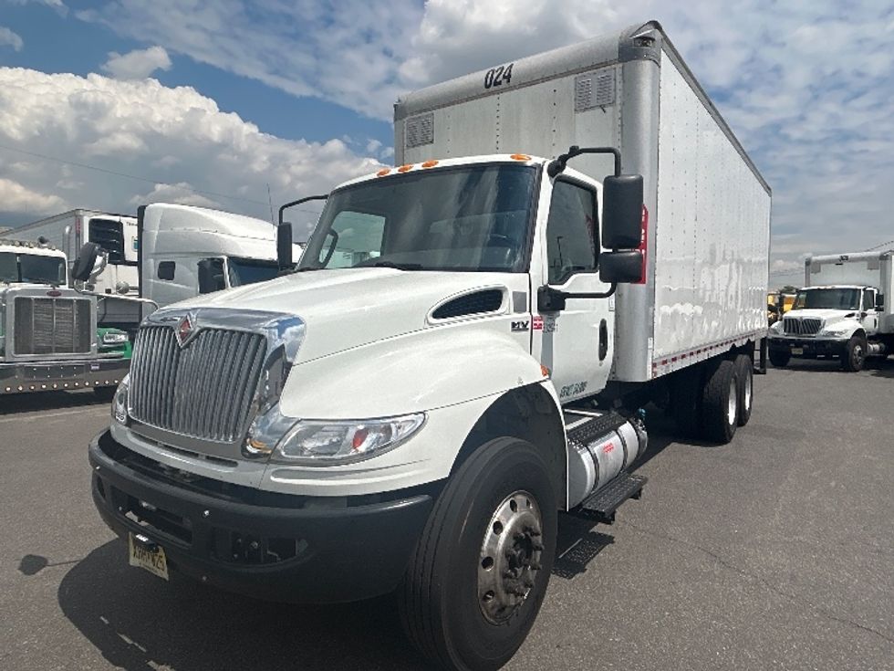 Medium Duty Box Truck-Light and Medium Duty Trucks-International-2020-MV607-Linden-NJ-184,591\n\t\tmiles-$ 55,500 - Image 3