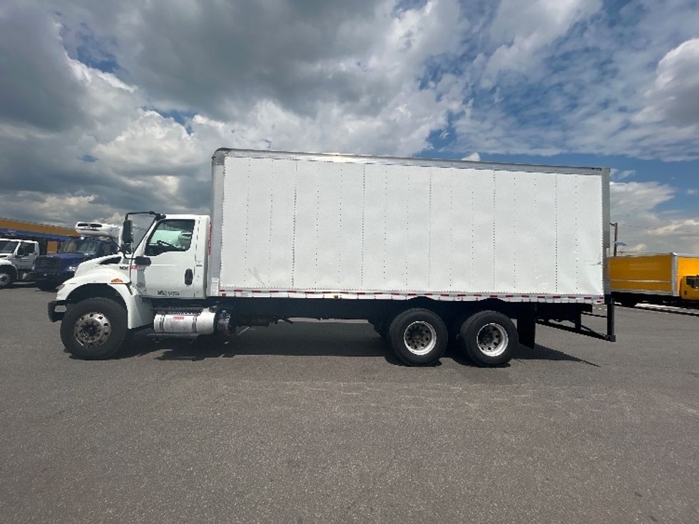 Medium Duty Box Truck-Light and Medium Duty Trucks-International-2020-MV607-Linden-NJ-184,591\n\t\tmiles-$ 55,500 - Image 4