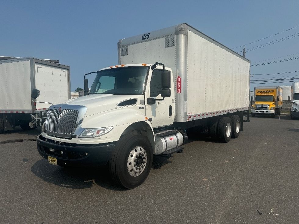 Medium Duty Box Truck-Light and Medium Duty Trucks-International-2020-MV607-Linden-NJ-185,114\n\t\tmiles-$ 54,250 - Image 1