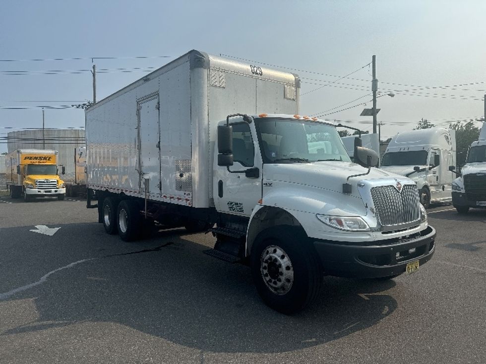 Medium Duty Box Truck-Light and Medium Duty Trucks-International-2020-MV607-Linden-NJ-185,114\n\t\tmiles-$ 54,250 - Image 3