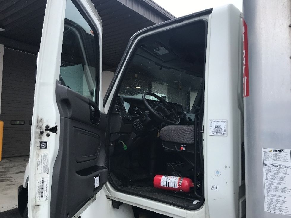 Medium Duty Box Truck-Light and Medium Duty Trucks-International-2020-MV607-Linden-NJ-190,134\n\t\tmiles-$ 54,500 - Image 16