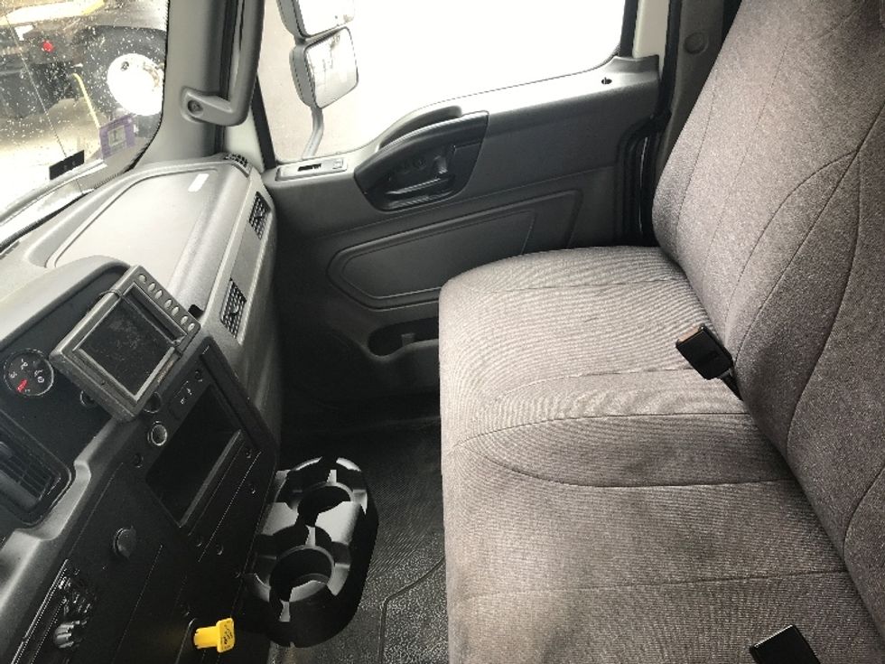 Medium Duty Box Truck-Light and Medium Duty Trucks-International-2020-MV607-Linden-NJ-190,134\n\t\tmiles-$ 54,500 - Image 19